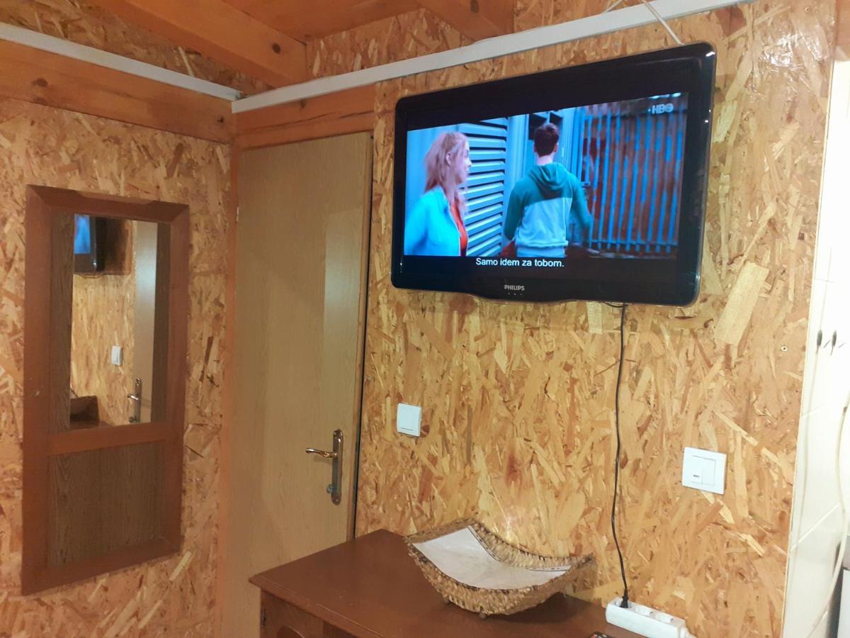 Obiteljski Apartman Borovi Visoko Exterior photo